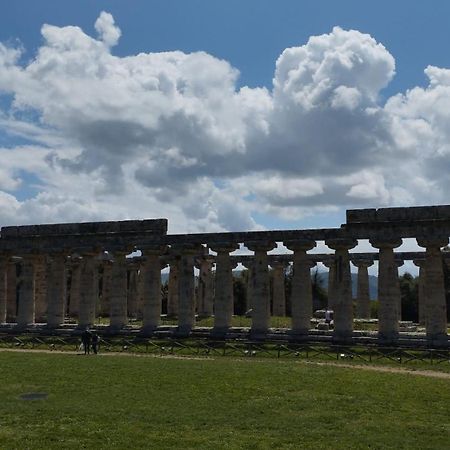 Chiaro Di Luna - Appartamento Luna Crescente Paestum Eksteriør billede