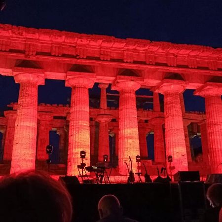 Chiaro Di Luna - Appartamento Luna Crescente Paestum Eksteriør billede